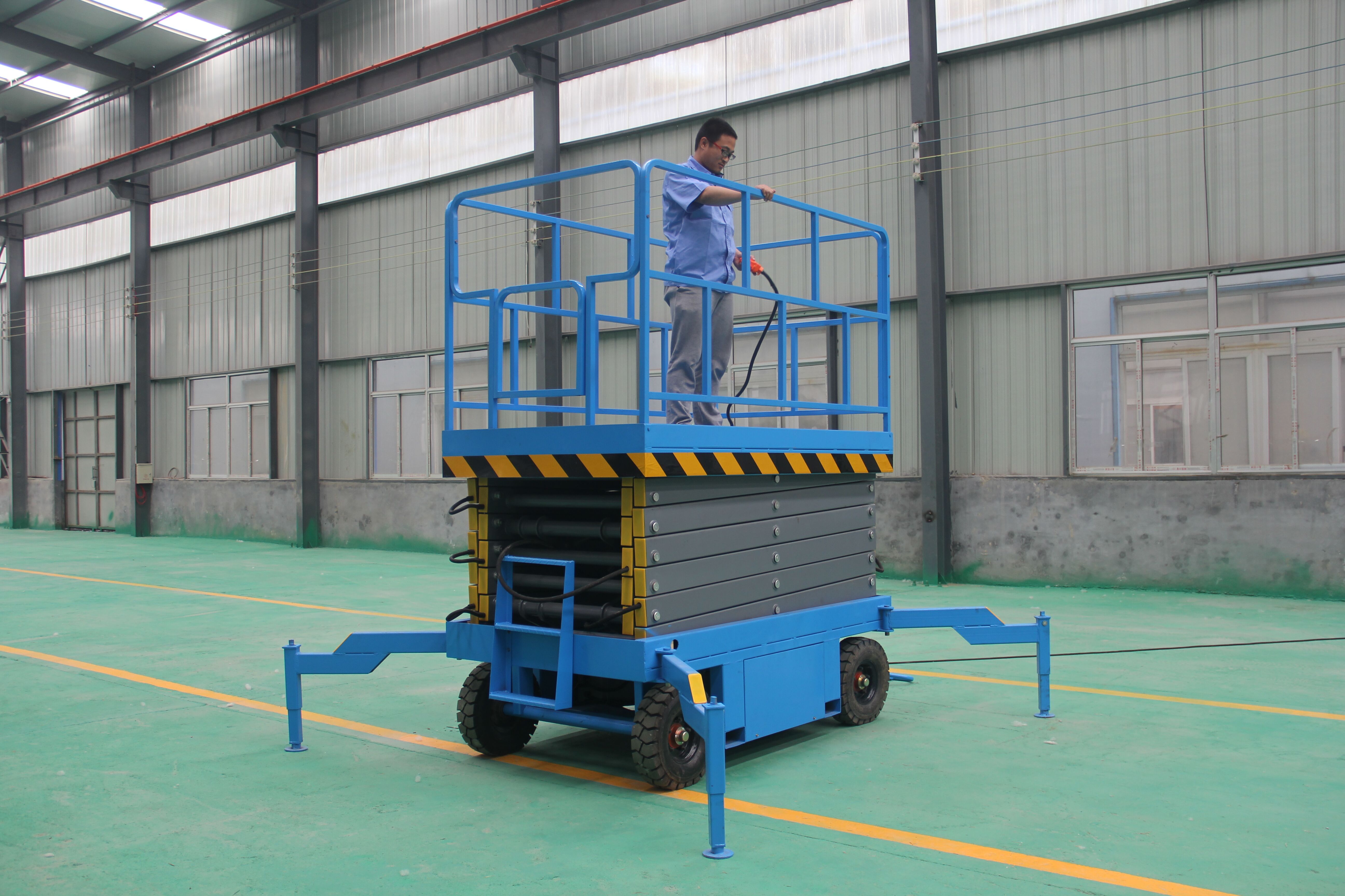 移動(dòng)剪叉式升降平臺(tái)維護(hù)保養(yǎng)(圖1) \