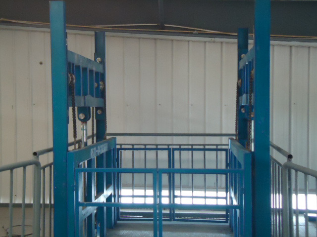 導軌式升降貨梯修理需要注意哪些(圖2) \